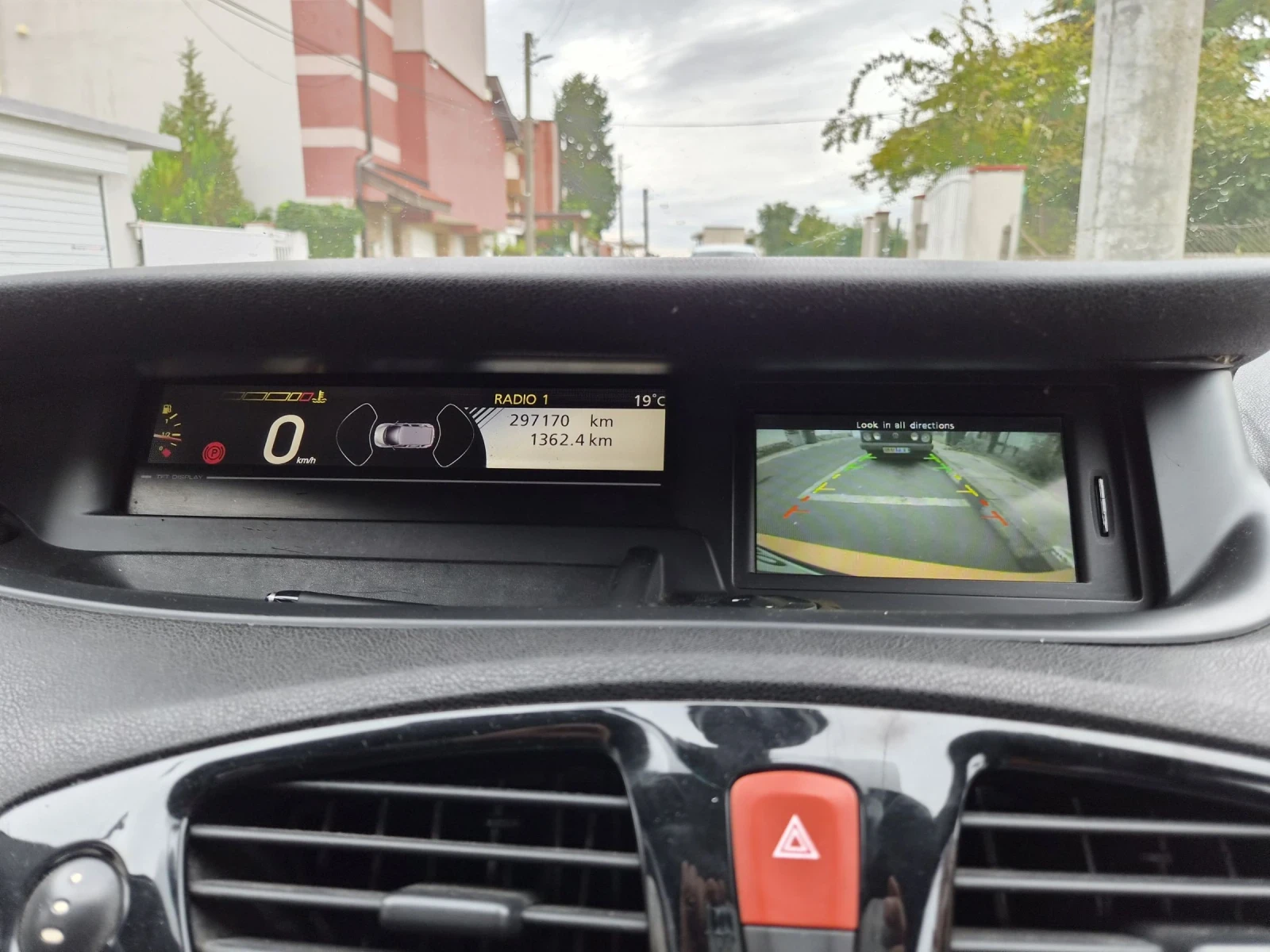 Renault Scenic, снимка 12 - Автомобили и джипове - 56180895