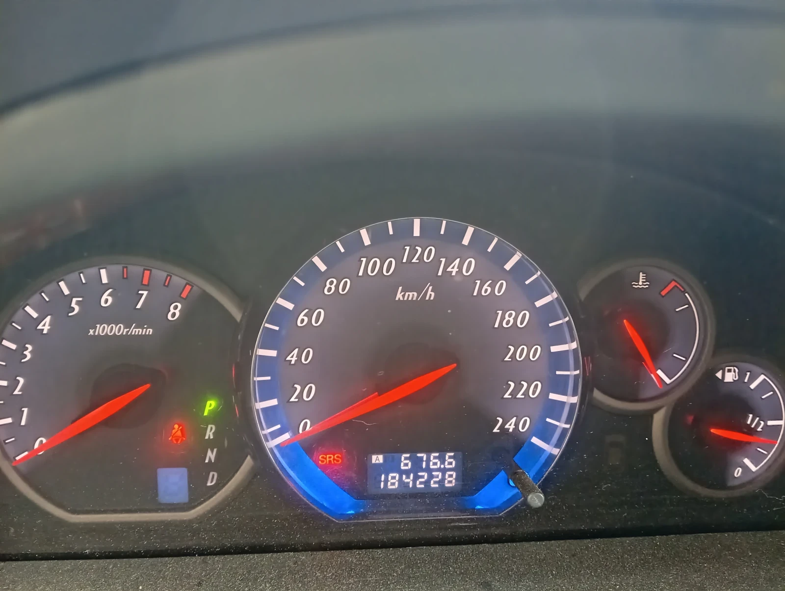 Mitsubishi Grandis 2.4  Automat, снимка 4 - Автомобили и джипове - 56267488