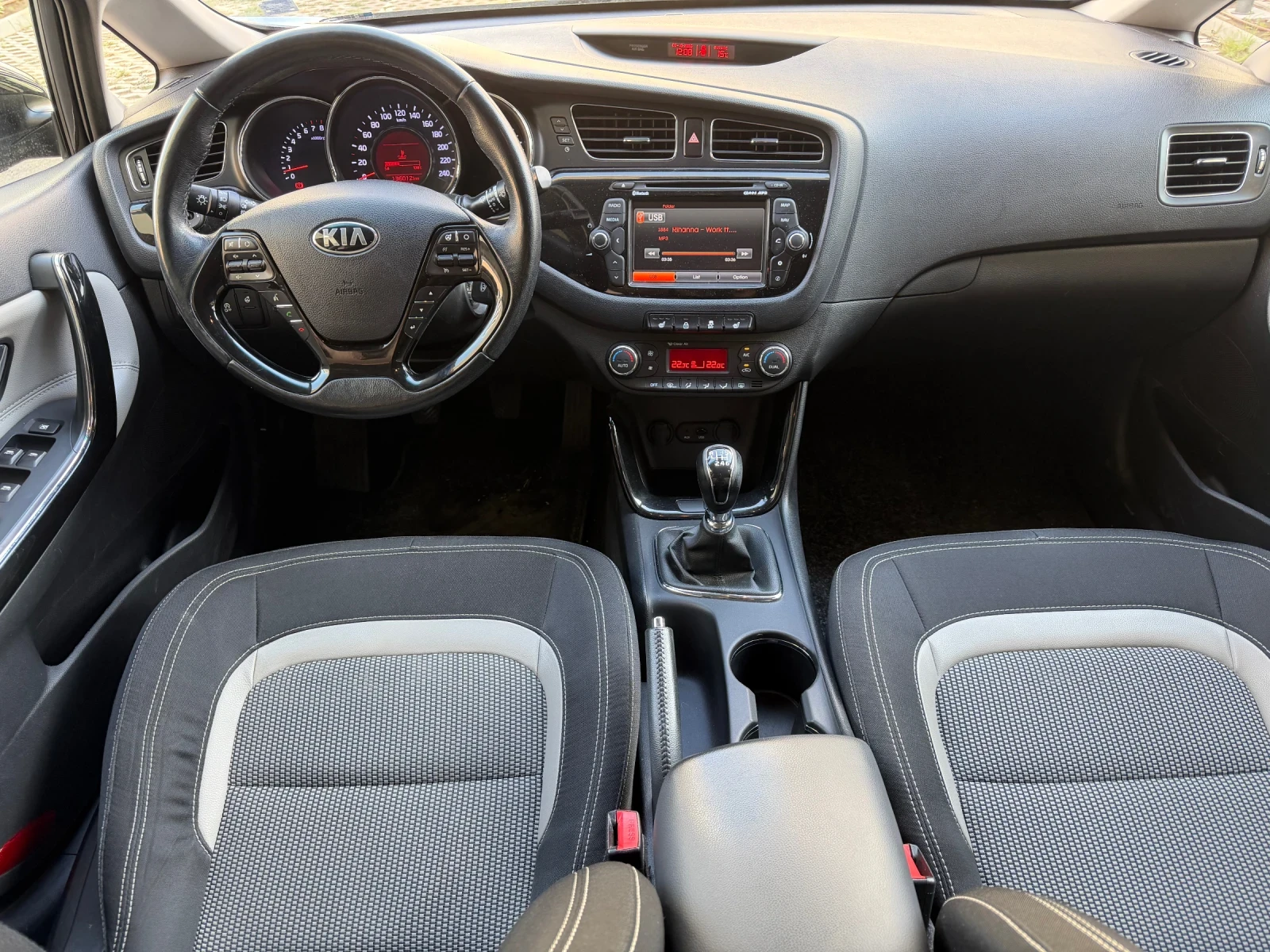 Kia Ceed Перфекта, снимка 4 - Автомобили и джипове - 56410629
