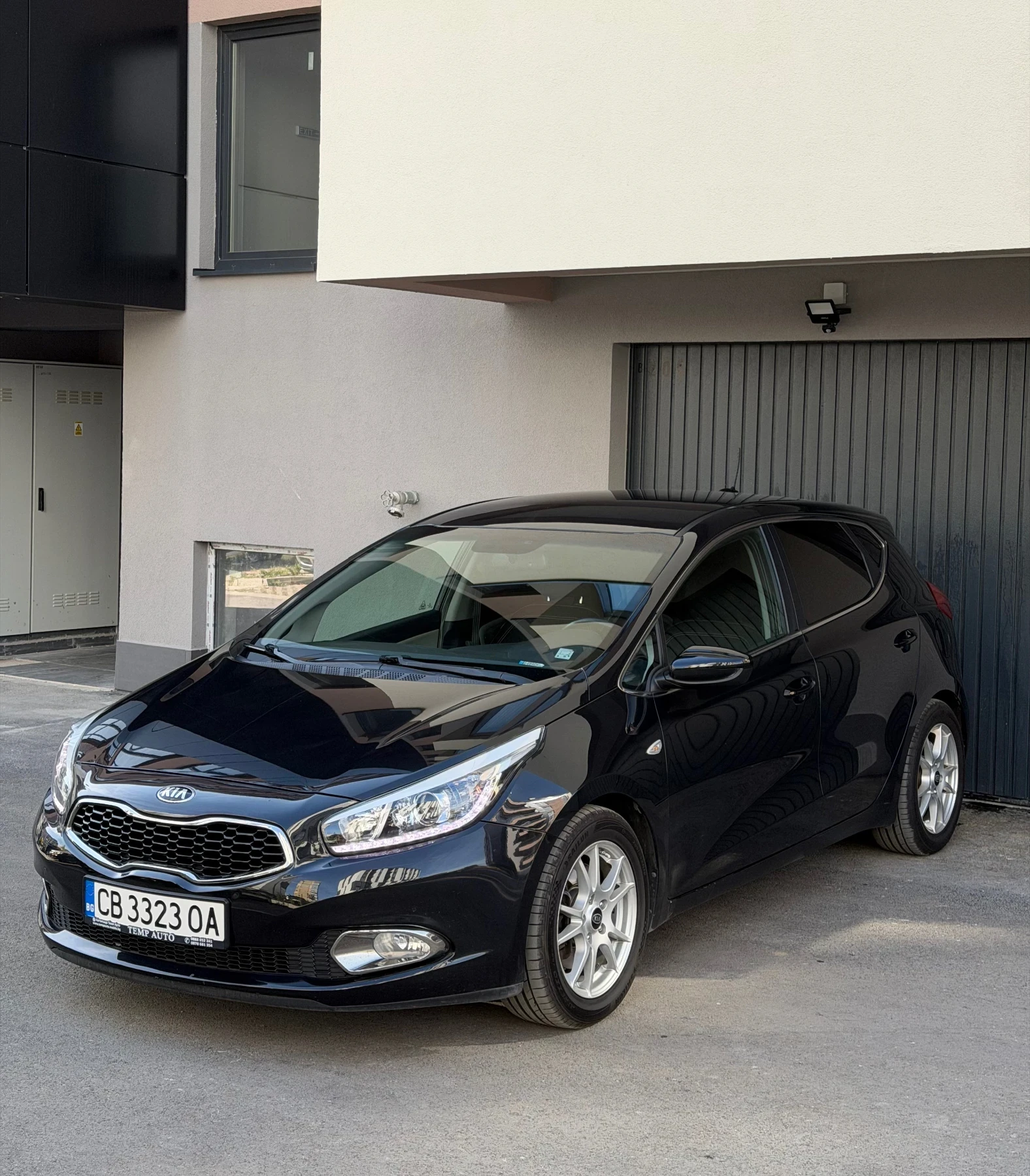 Kia Ceed Перфекта, снимка 2 - Автомобили и джипове - 56410629