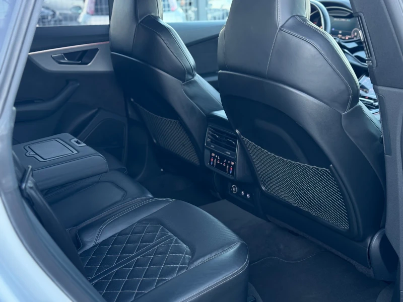Audi Q8  S-LINE MATRIX, снимка 12 - Автомобили и джипове - 53112340