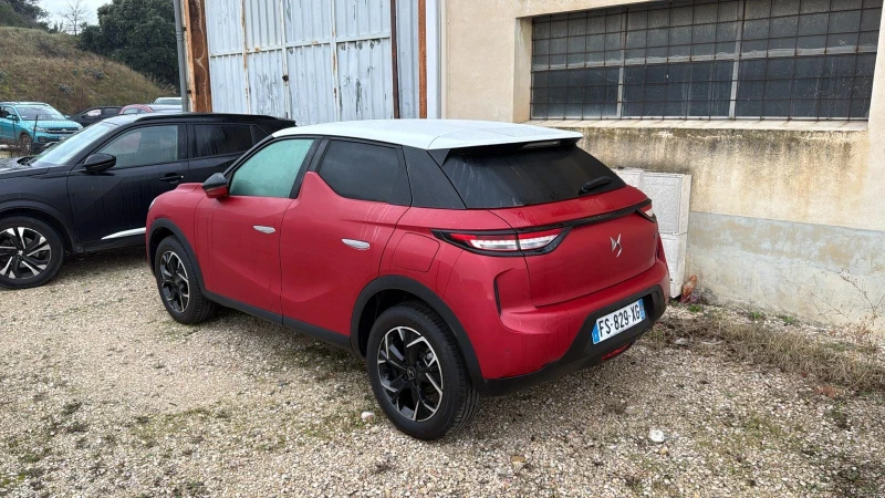 Citroen DS 3 Crossback 1.2i EAT8, снимка 2 - Автомобили и джипове - 53160874