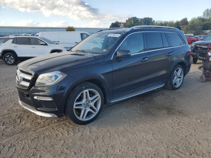 Mercedes-Benz GL 550 4MATIC| AMG PKG| HARMAN/KARDON| ПОДГРЕВ, снимка 3 - Автомобили и джипове - 53246860