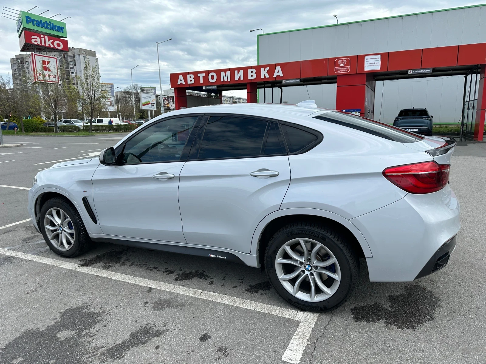 BMW X6 M50D - изображение 2