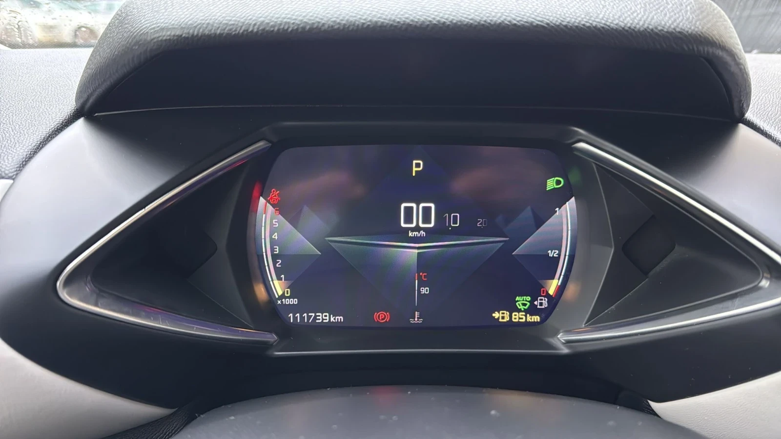 Citroen DS 3 Crossback 1.2i EAT8 - изображение 10