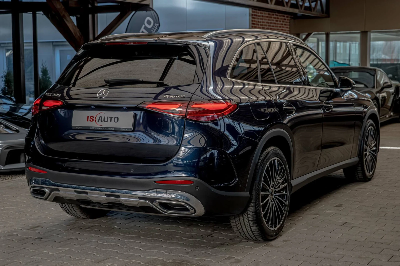 Mercedes-Benz GLC 300 AMG/4Matic/Подгрев/Ambient/Камера/MBUX, снимка 5 - Автомобили и джипове - 53801929