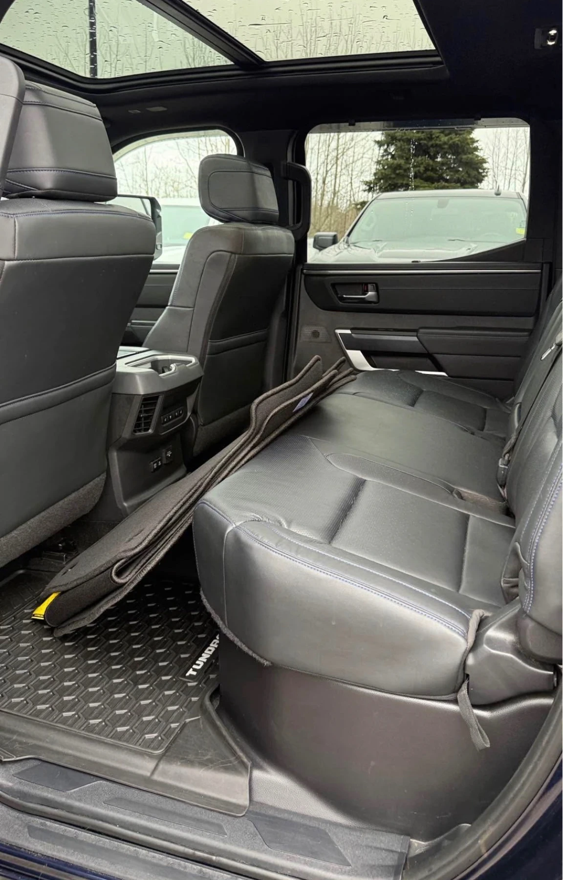 Toyota Tundra PLATINUM * 4WD * 3.5 V6 * CARPLAY * , снимка 10 - Автомобили и джипове - 54653043