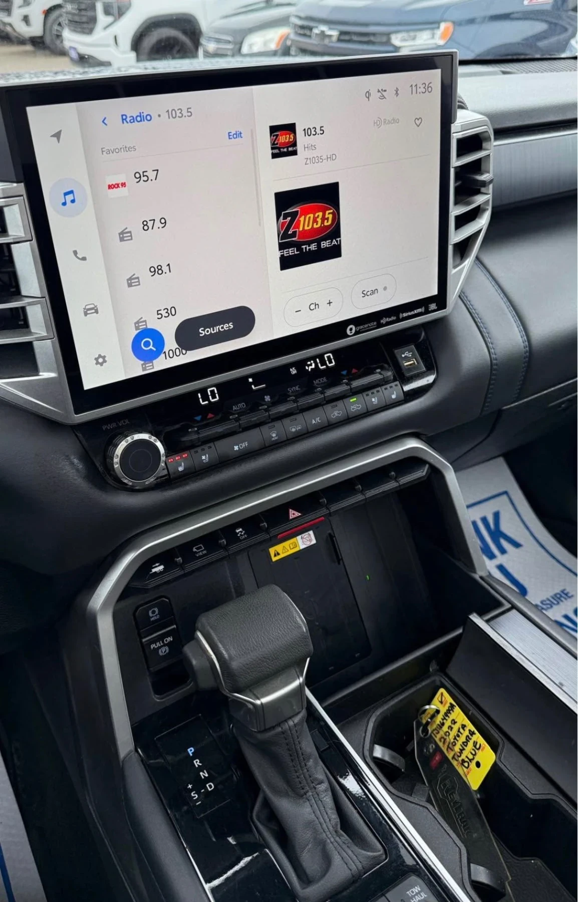 Toyota Tundra PLATINUM * 4WD * 3.5 V6 * CARPLAY * , снимка 9 - Автомобили и джипове - 54653043