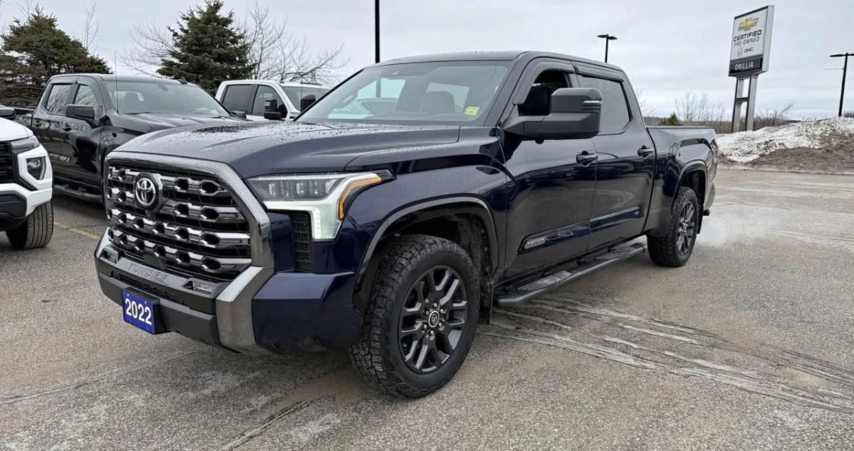 Toyota Tundra PLATINUM * 4WD * 5.7 V8 * CARPLAY * 