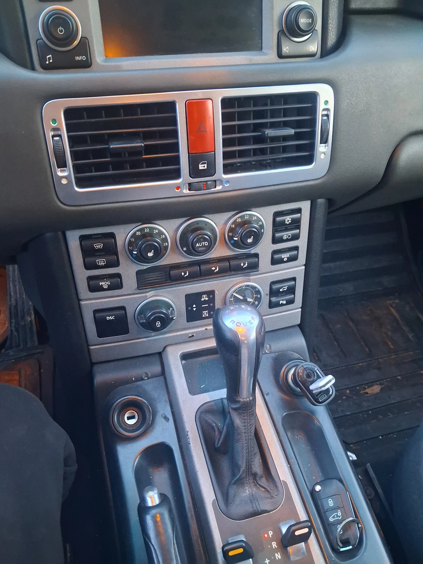 Land Rover Range rover, снимка 9 - Автомобили и джипове - 54673709