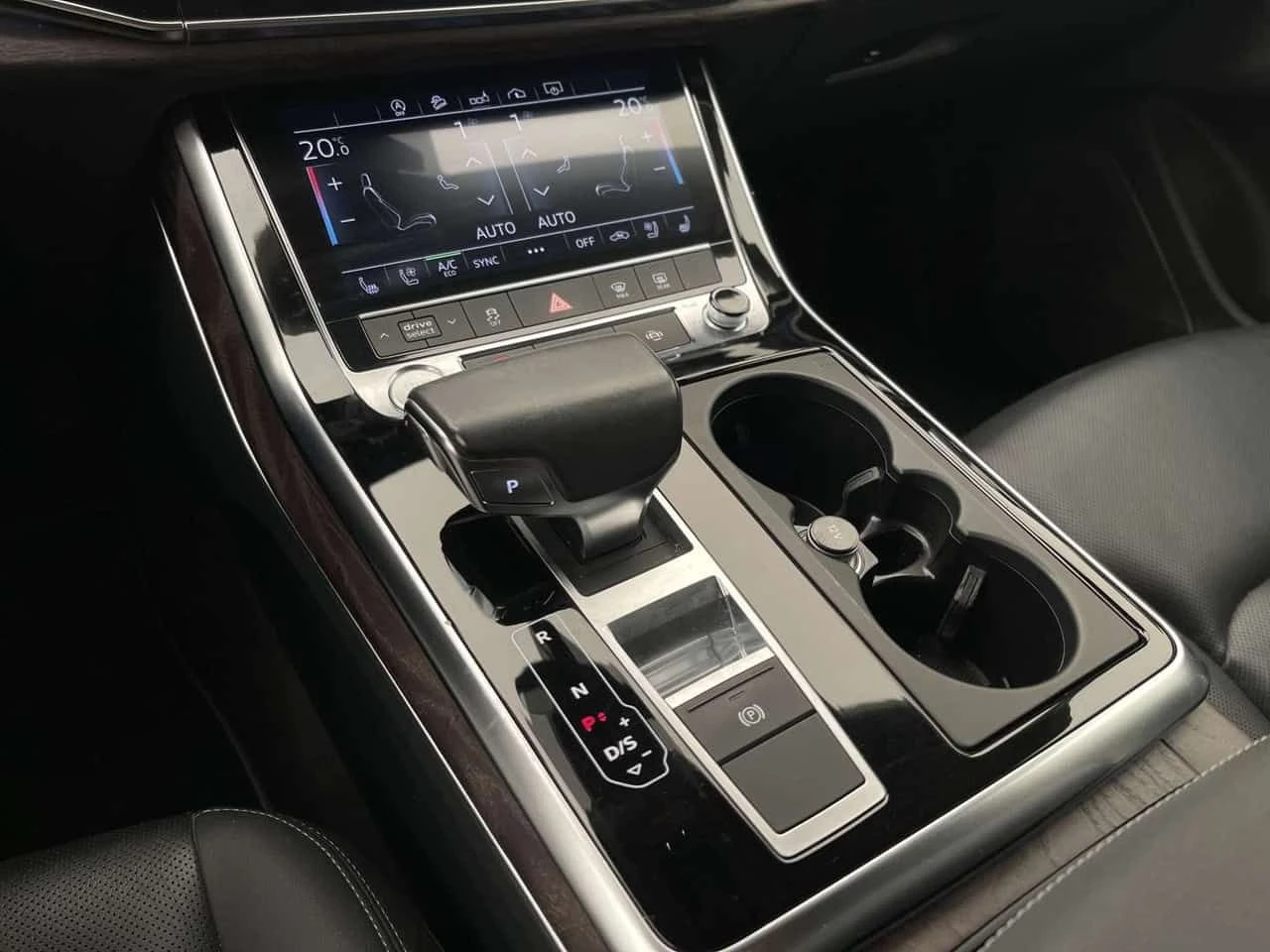 Audi Q8 * Progressiv Quattro | Ventilated Seats | Low Mile, снимка 11 - Автомобили и джипове - 55421878