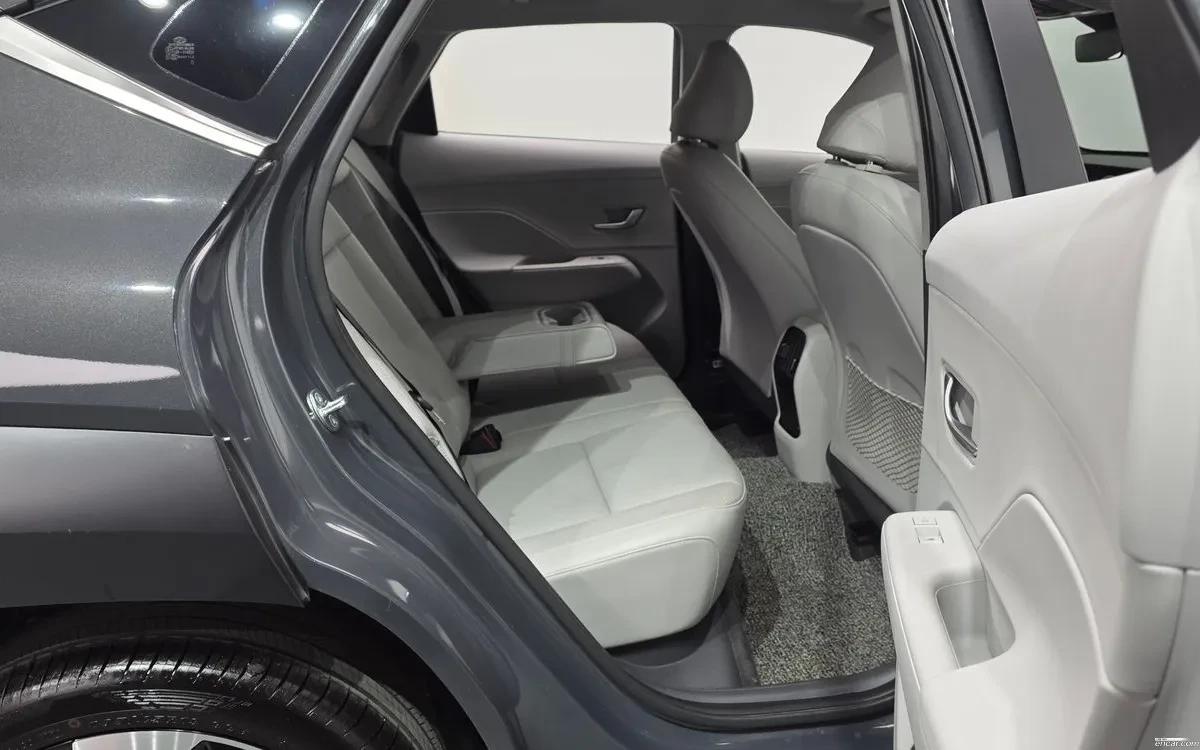 Hyundai Kona 1.6, снимка 12 - Автомобили и джипове - 55507716