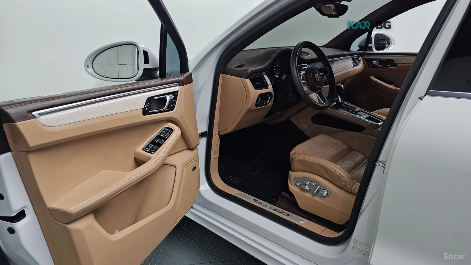 Porsche Macan 3.0 GTS* 360* КОЖА* ОБДУХ* ПАНО, снимка 8 - Автомобили и джипове - 55955035