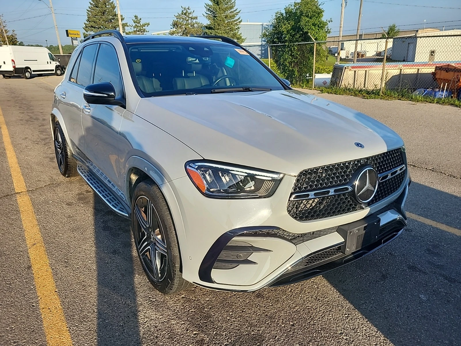 Mercedes-Benz GLE 350 * AMG Line * CARFAX * Без инциденти * , снимка 2 - Автомобили и джипове - 56015084