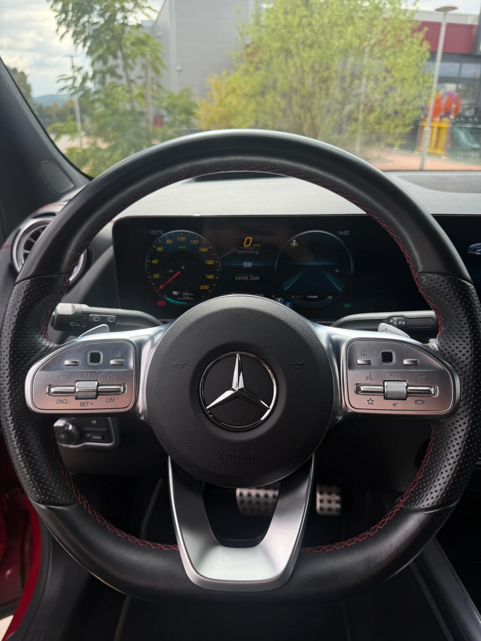 Mercedes-Benz EQA 250+ AMG Line | Night Package, снимка 13 - Автомобили и джипове - 56271534