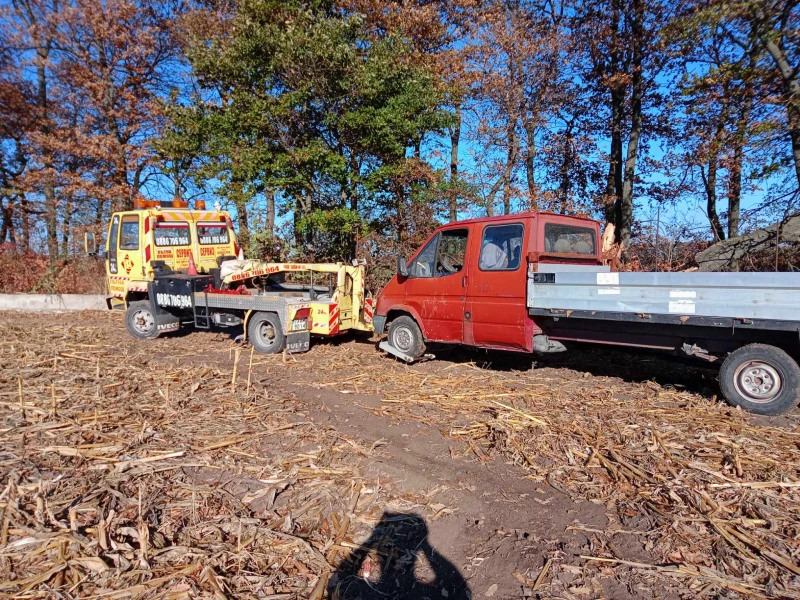 Ford Cargo Пътна момощ , снимка 9 - Камиони - 47793620