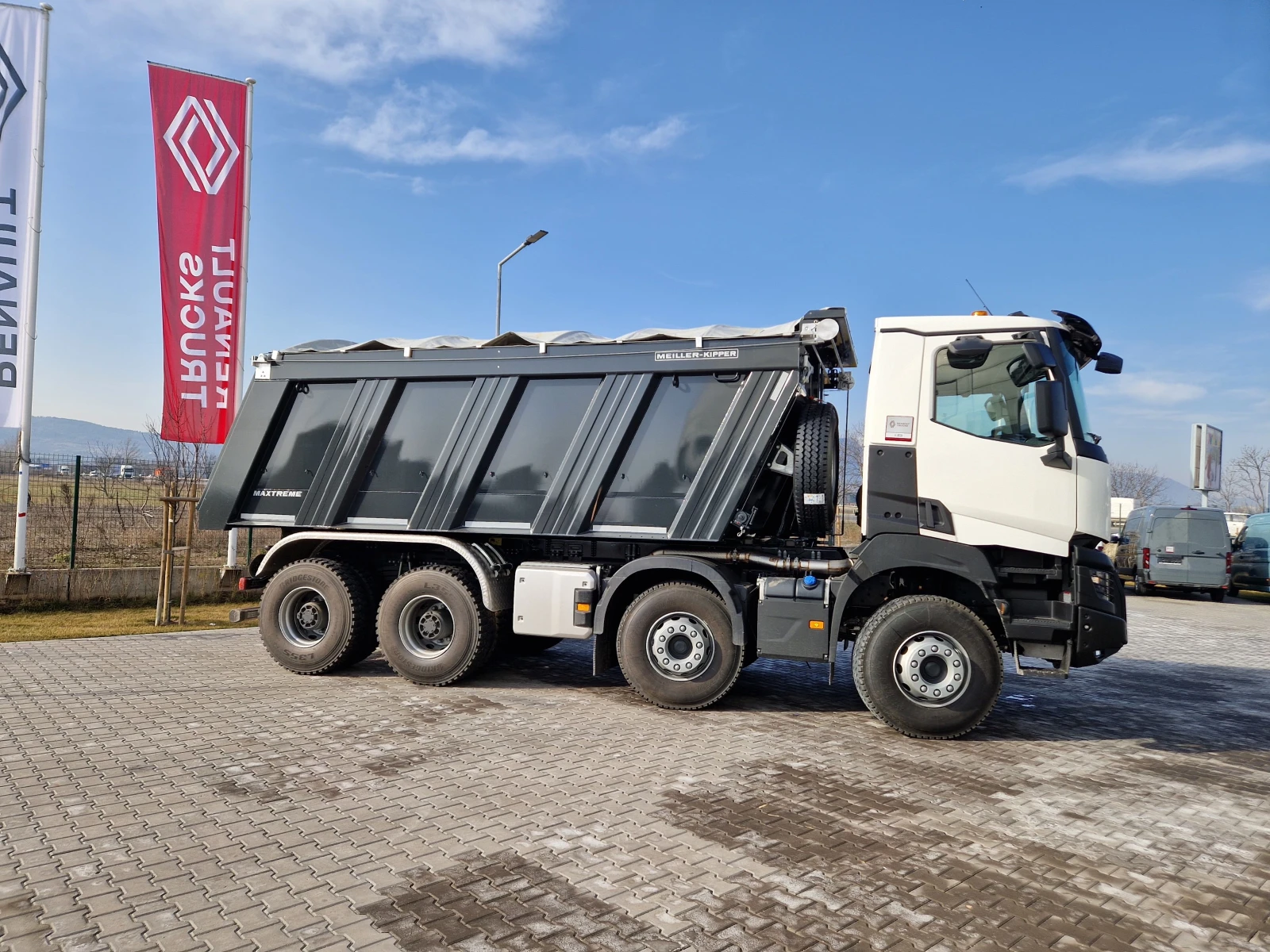 Renault K 480 8x4 * ЧИСТО НОВИ САМОСВАЛИ* * 20% ПЪРВ. ВНОСКА, снимка 4 - Камиони - 53710022