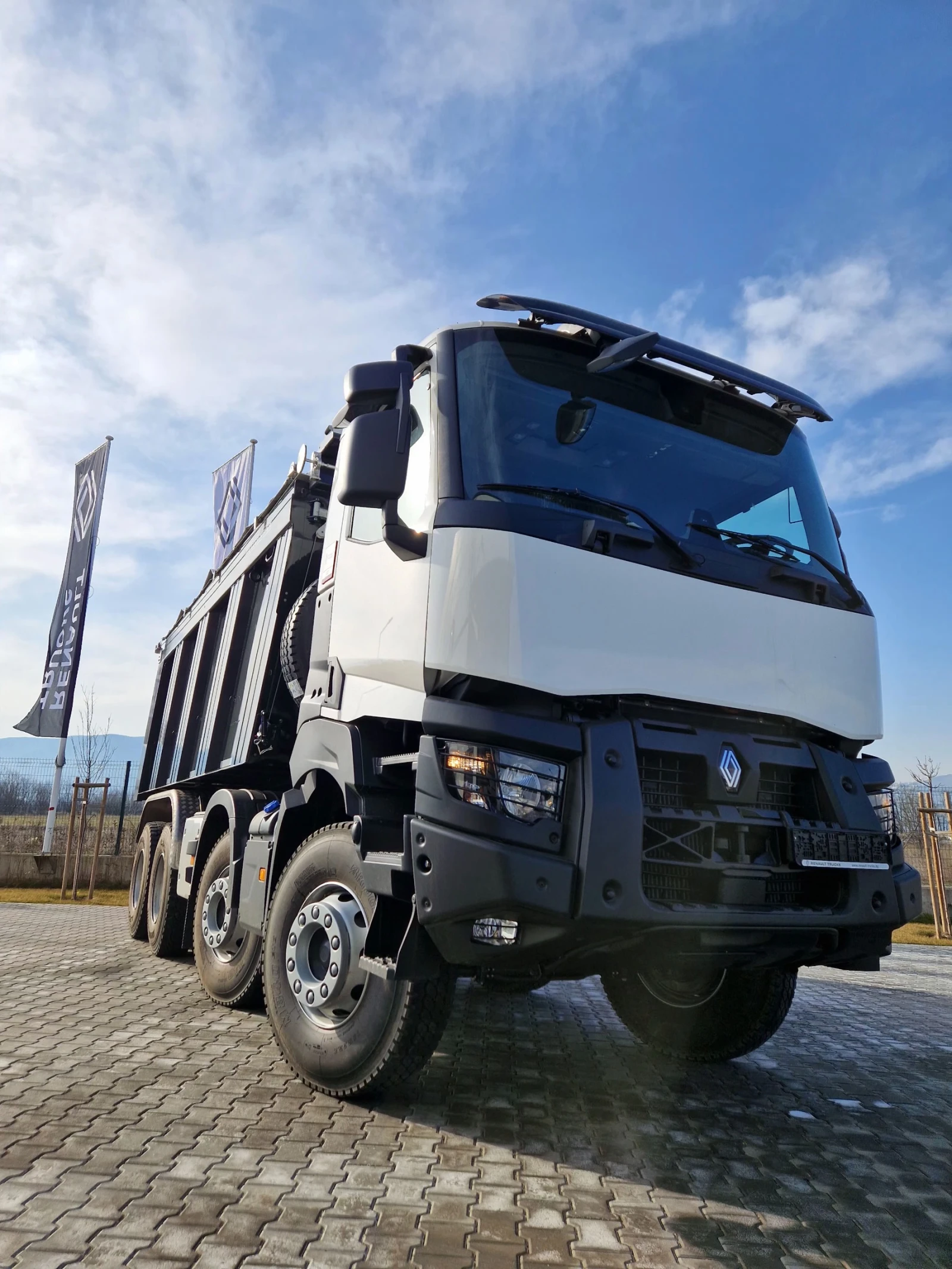 Renault K 480 8x4 * ЧИСТО НОВИ САМОСВАЛИ* * 20% ПЪРВ. ВНОСКА, снимка 9 - Камиони - 53710022