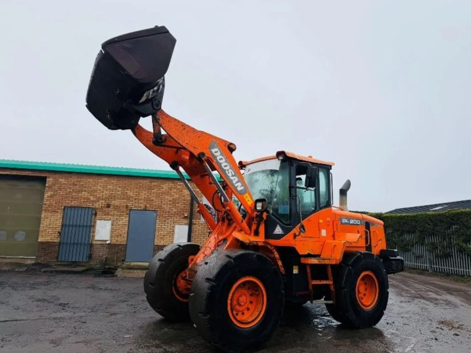 Челен товарач DOOSAN DL200-3 