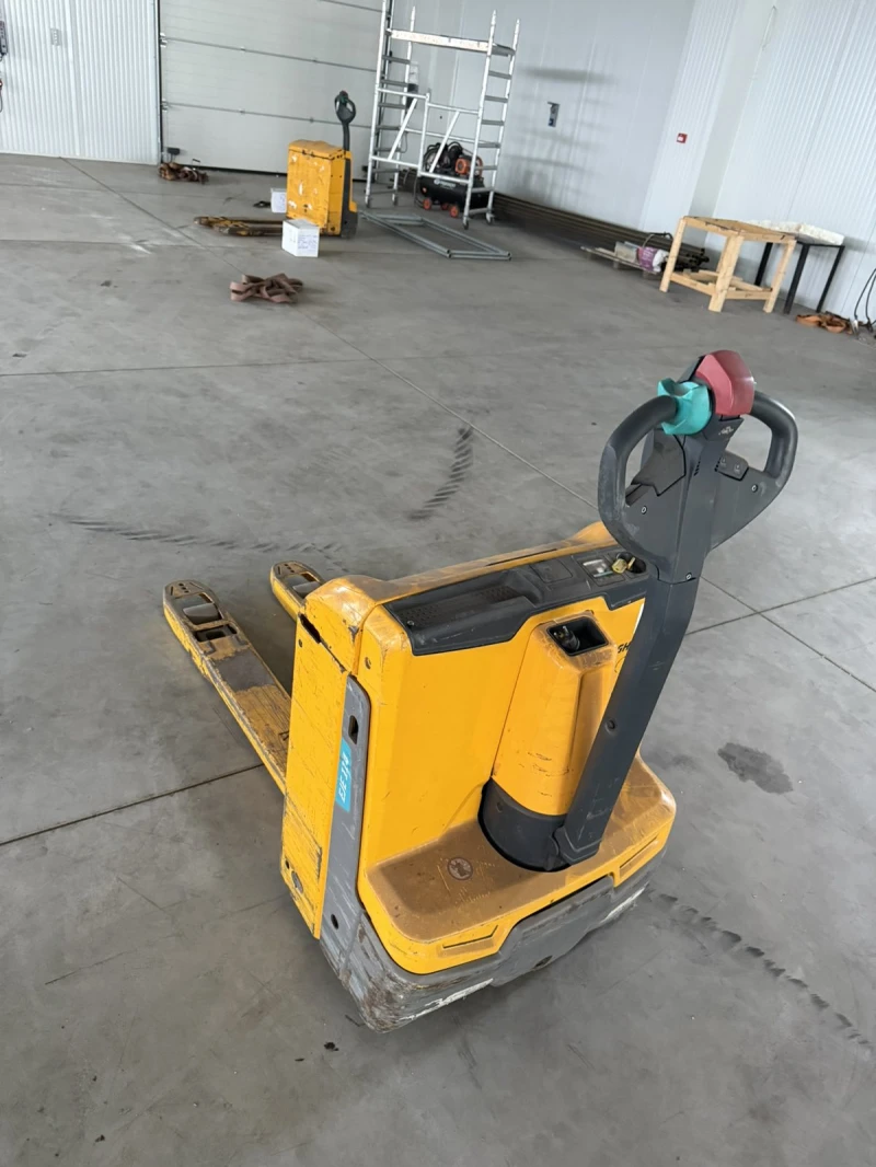 Електрокар Jungheinrich  Електрокар Jungheinrich Много добро с-яние 1205ч, снимка 3 - Индустриална техника - 49798494