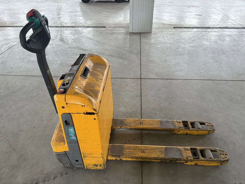 Електрокар Jungheinrich  Електрокар Jungheinrich Много добро с-яние 1205ч, снимка 6 - Индустриална техника - 49798494