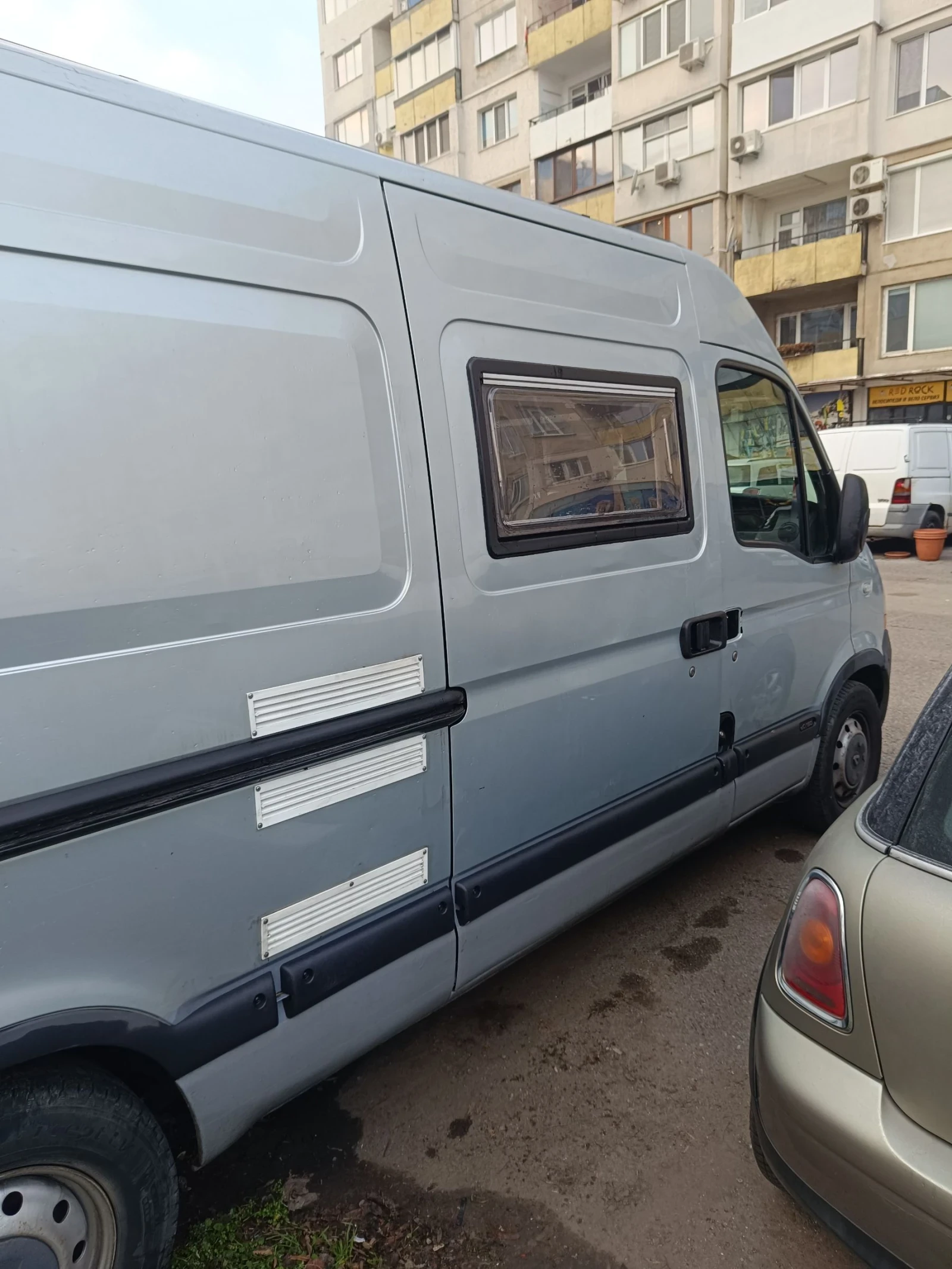 Кемпер Renault MASTER, снимка 3 - Каравани и кемпери - 53785844