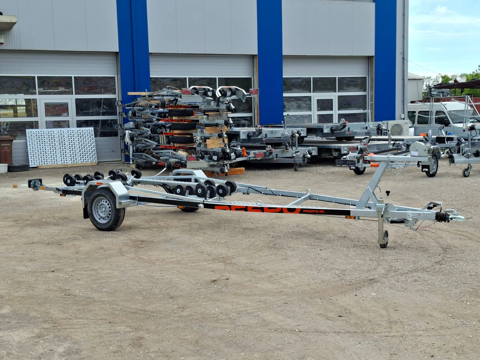 За автомобил RESPO 1800V661L209, снимка 2 - Ремаркета - 54752209