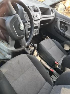 Skoda Fabia 1.2 2 броя комби, снимка 2