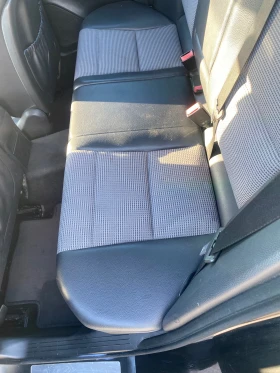 Mercedes-Benz C 220 2, 2 дизел автоматик фейслифт перфектен, снимка 10
