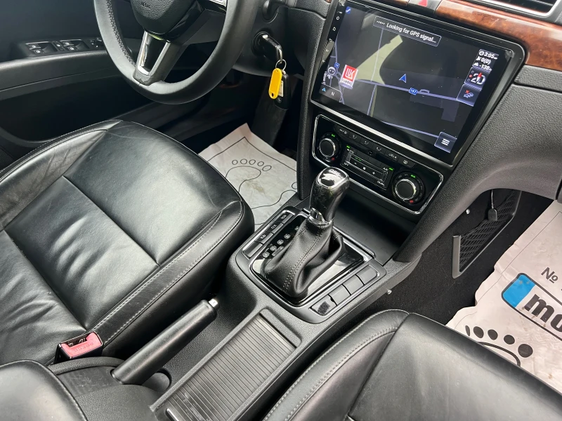 Skoda Superb 2.0TDI-140к.с./Памет/ Навигация/Кожа/Старт-стоп, снимка 16 - Автомобили и джипове - 42179179
