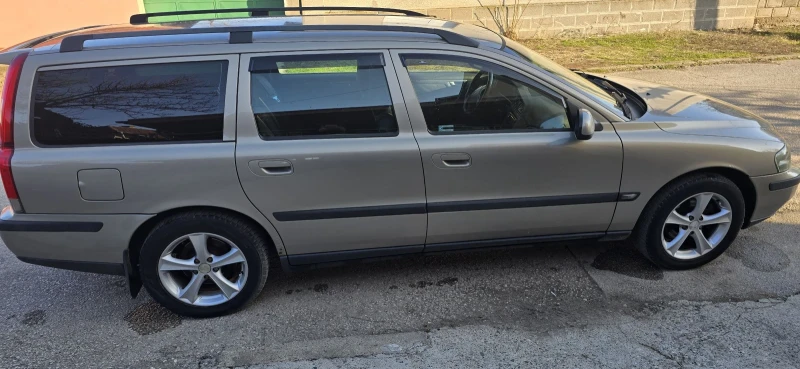 Volvo V70 2.4 D5 , снимка 10 - Автомобили и джипове - 48729255