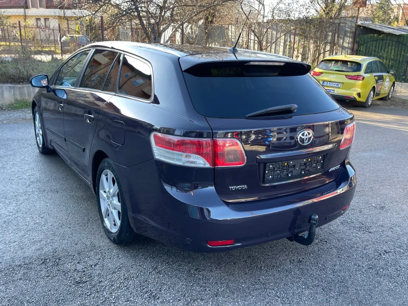 Toyota Avensis 1.8 Бензин, 147Hp, Keyless, Панорама, Камера, Нави, снимка 5 - Автомобили и джипове - 49563395