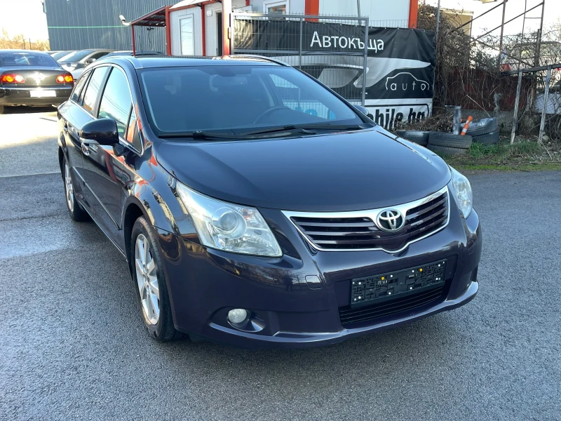 Toyota Avensis 1.8 Бензин, 147Hp, Keyless, Панорама, Камера, Нави, снимка 2 - Автомобили и джипове - 49563395