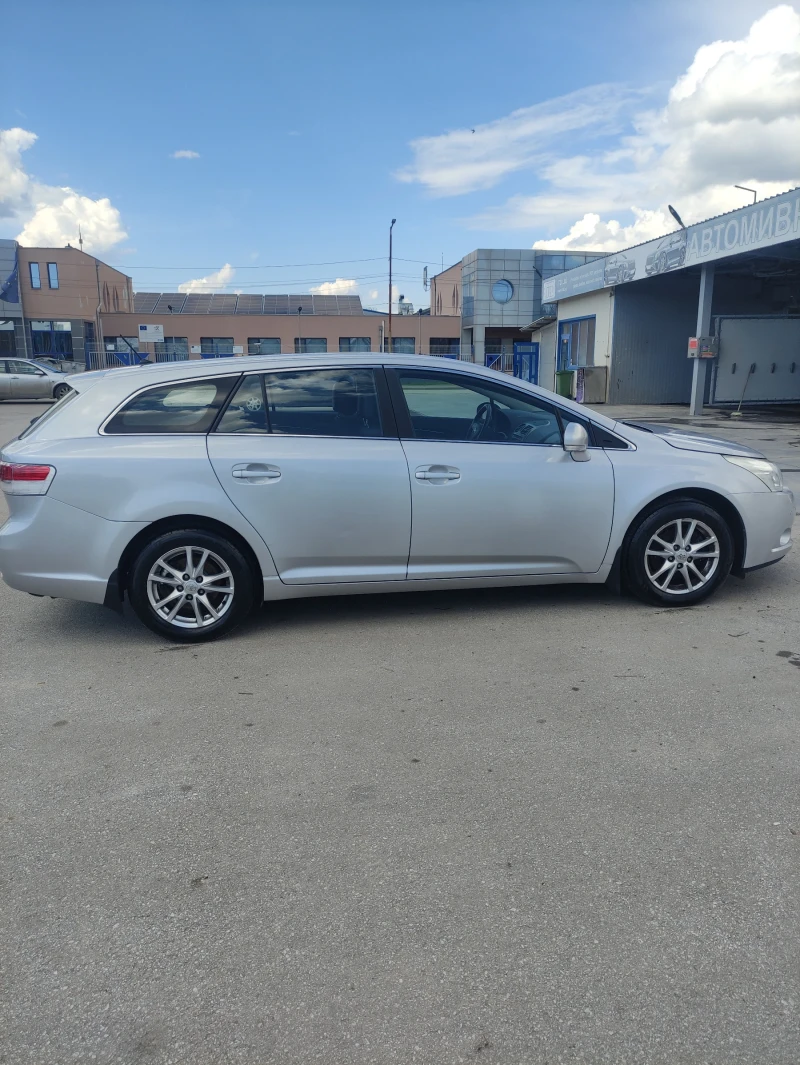 Toyota Avensis 1.8 147к.с. НАВИ камера, снимка 3 - Автомобили и джипове - 49784125