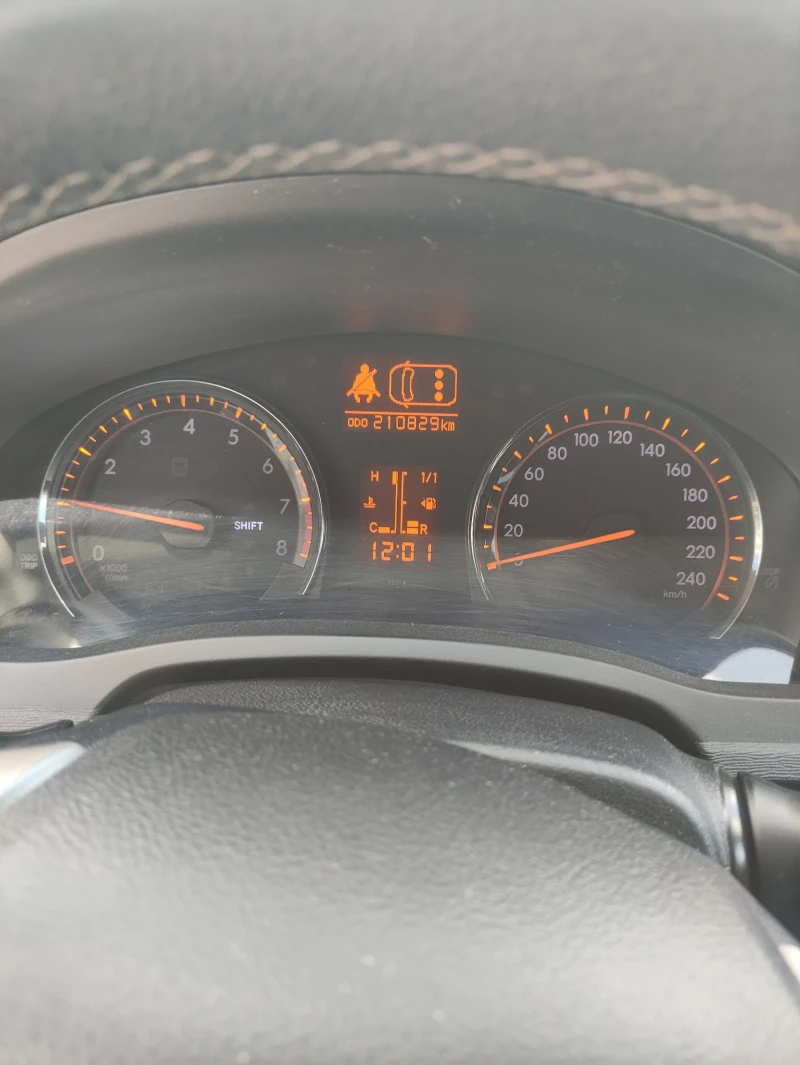 Toyota Avensis 1.8 147к.с. НАВИ камера, снимка 11 - Автомобили и джипове - 49784125