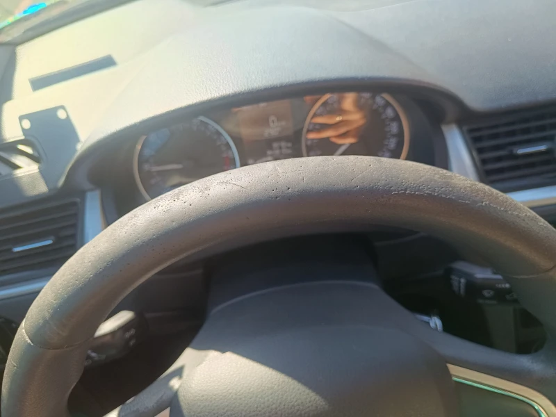 Skoda Rapid 1.6, снимка 7 - Автомобили и джипове - 52892758