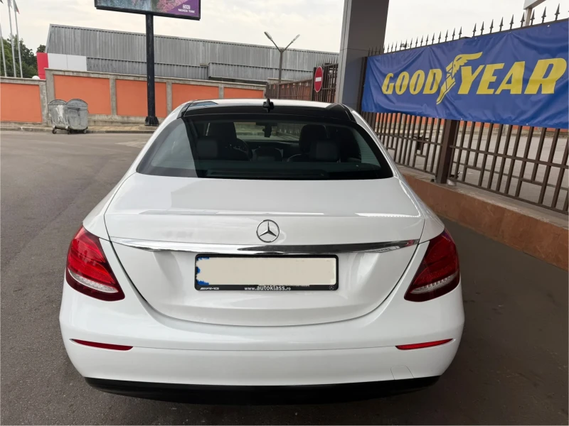 Mercedes-Benz E 220 КАТО* НОВ* AMG* 9G* MULTIBEAM* , снимка 6 - Автомобили и джипове - 51211562
