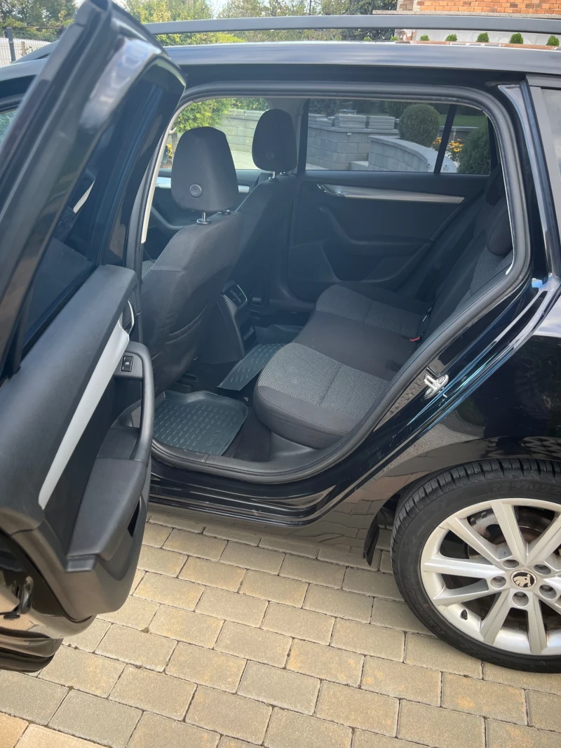 Skoda Octavia, снимка 11 - Автомобили и джипове - 52034821