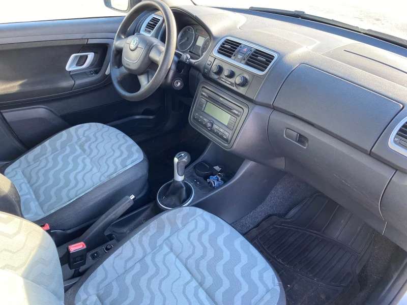 Skoda Fabia 1.4 GAZ, снимка 8 - Автомобили и джипове - 52525263