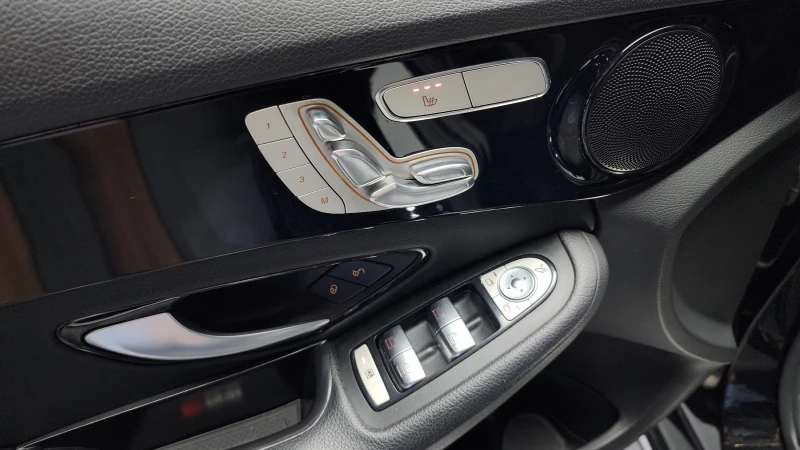 Mercedes-Benz C 200, снимка 16 - Автомобили и джипове - 52548621