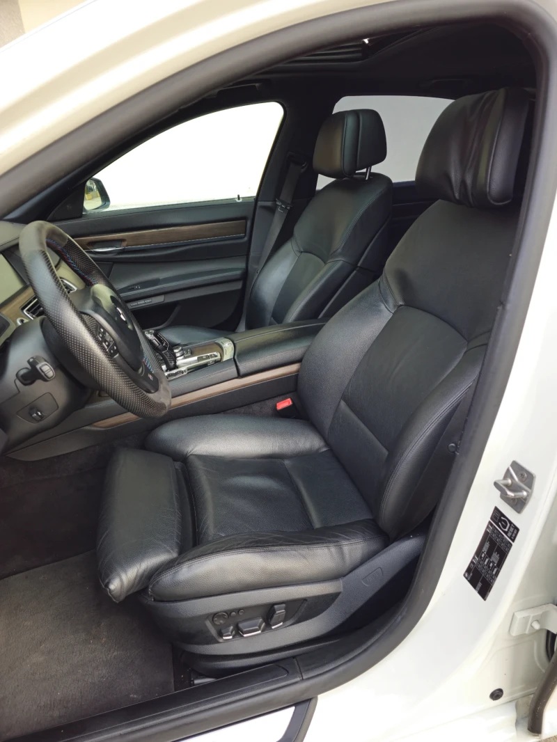 BMW 730 M PACK* ЛИЗИНГ* ВАКУМ* HEAD-UP* ДИСТРОНИК* , снимка 6 - Автомобили и джипове - 52744342