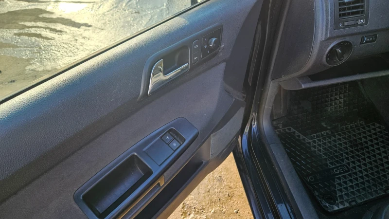 VW Polo 1.4i klima, снимка 6 - Автомобили и джипове - 53405199