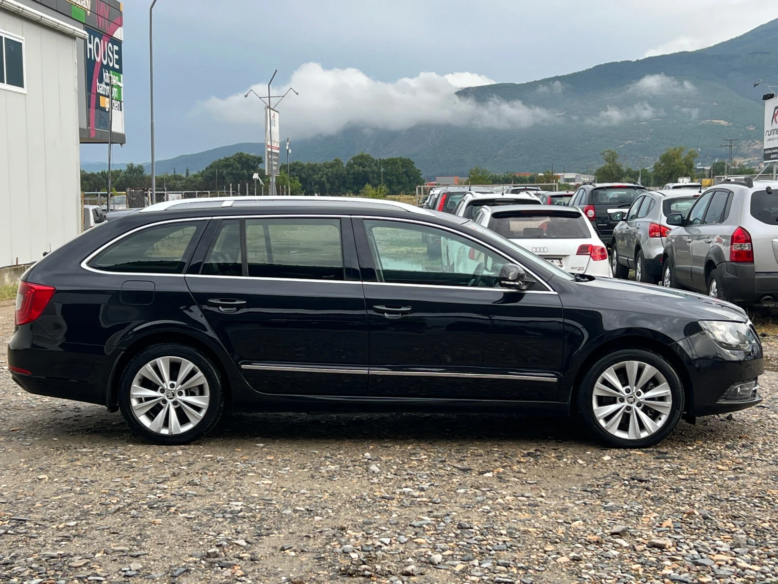 Skoda Superb 2.0TDI-140к.с./Памет/ Навигация/Кожа/Старт-стоп - изображение 4