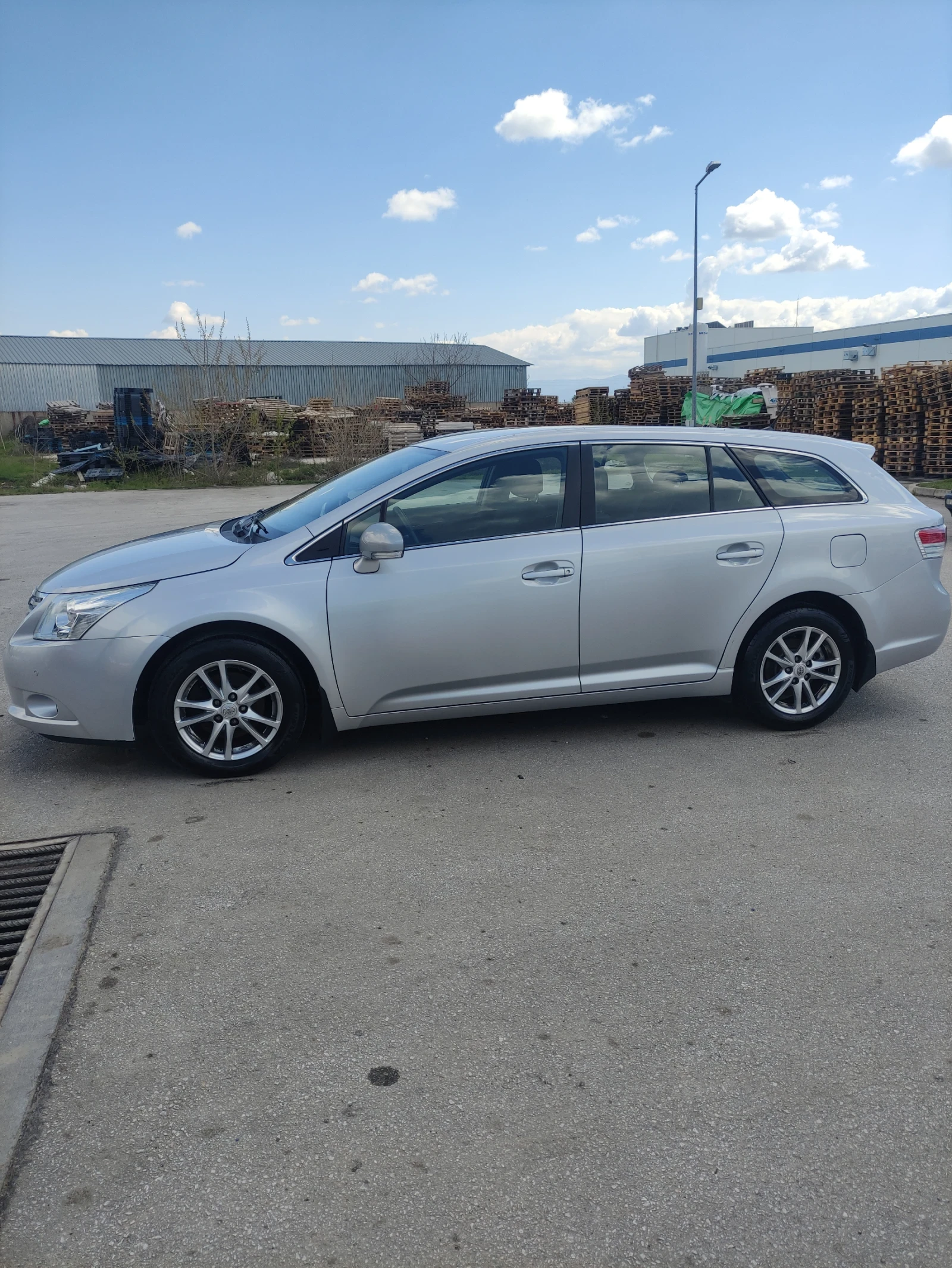 Toyota Avensis 1.8 147к.с. НАВИ камера - изображение 6