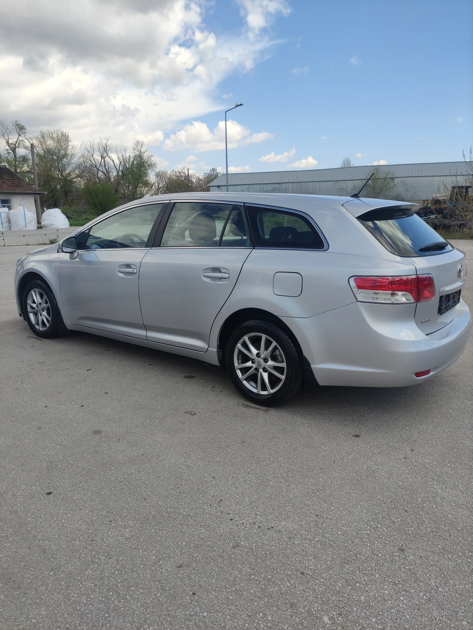 Toyota Avensis 1.8 147к.с. НАВИ камера - изображение 5