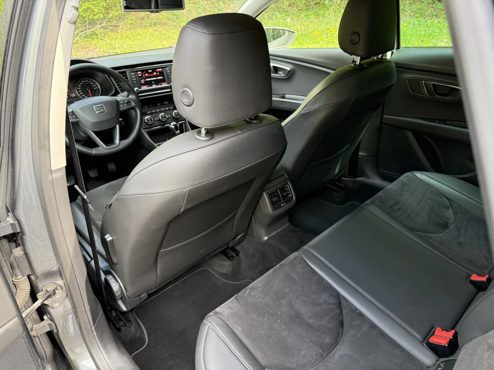 Seat Leon 1.6TDI ECOMOTIVE  - изображение 9
