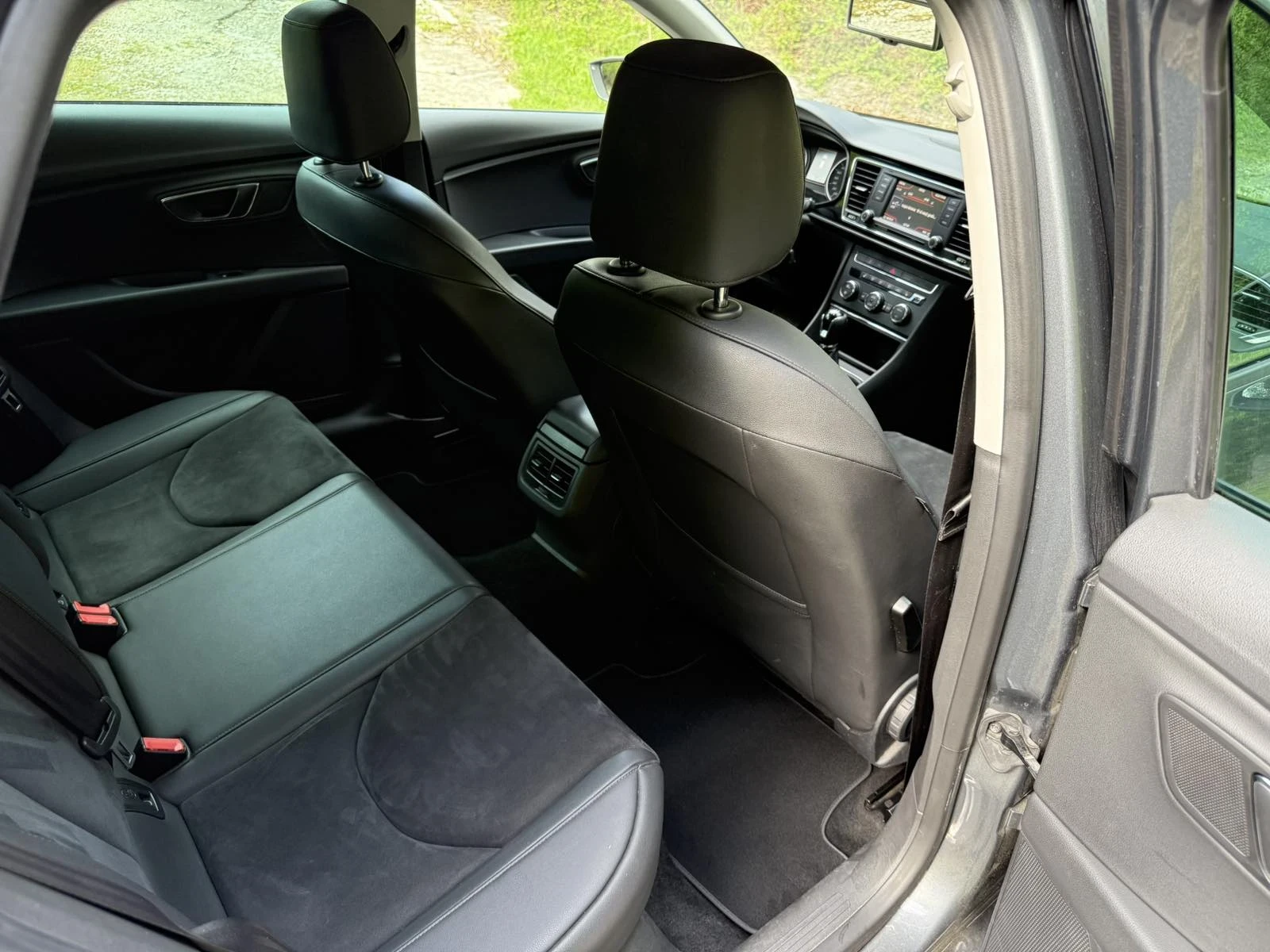 Seat Leon 1.6TDI ECOMOTIVE  - изображение 10