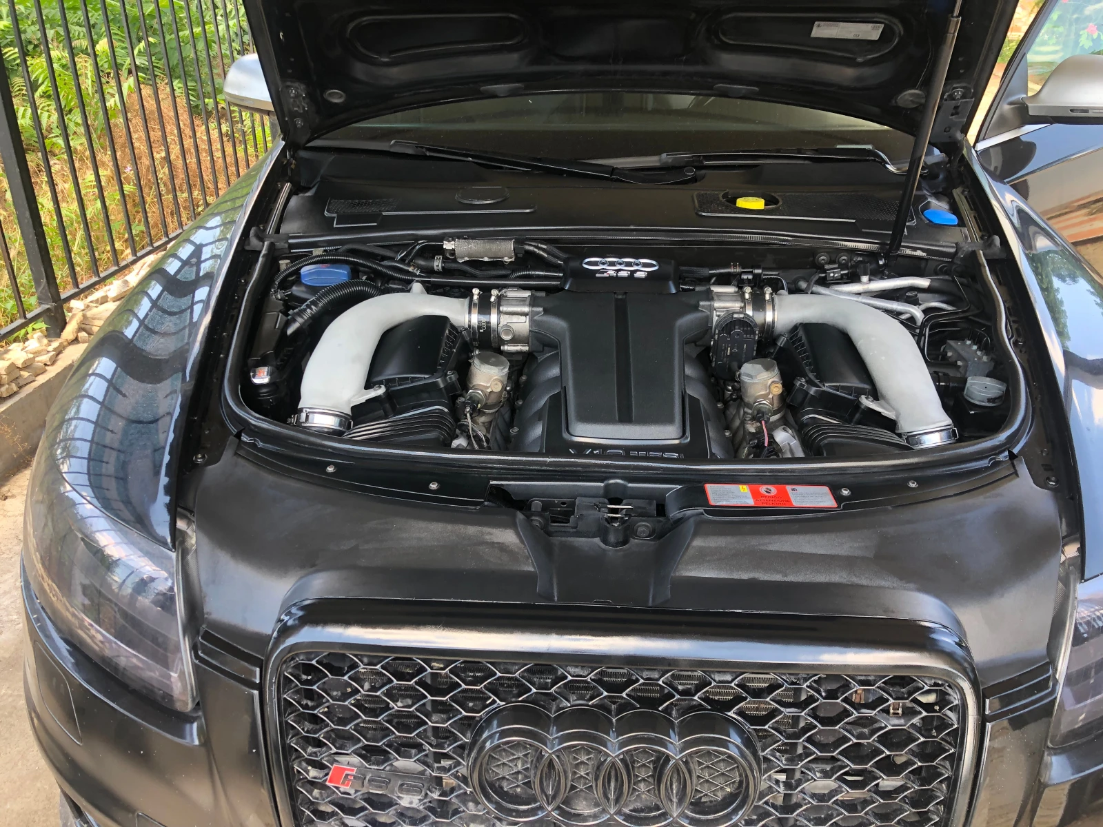 Audi Rs6 5.0-liter, twin-turbocharged V10TFSl , снимка 4 - Автомобили и джипове - 52124051