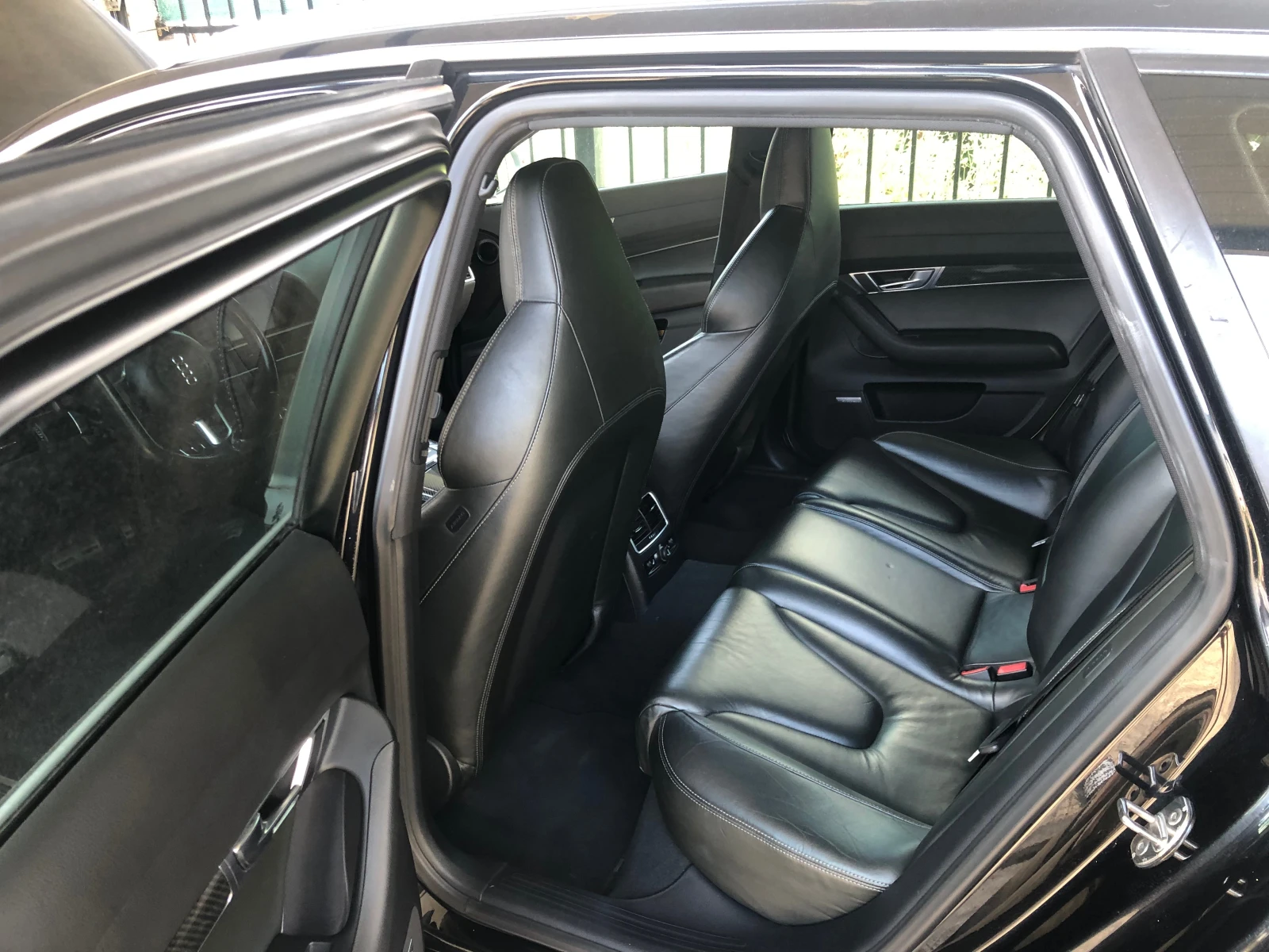 Audi Rs6 5.0-liter, twin-turbocharged V10TFSl , снимка 11 - Автомобили и джипове - 52124051