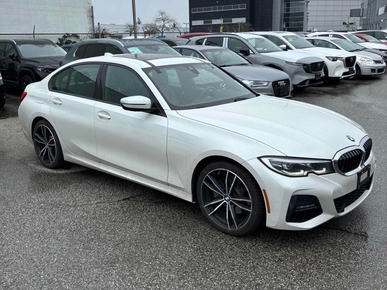 BMW 330 M-pkg* Xdrive* Keyless* CarPlay* Подгрев* , снимка 4 - Автомобили и джипове - 53983702